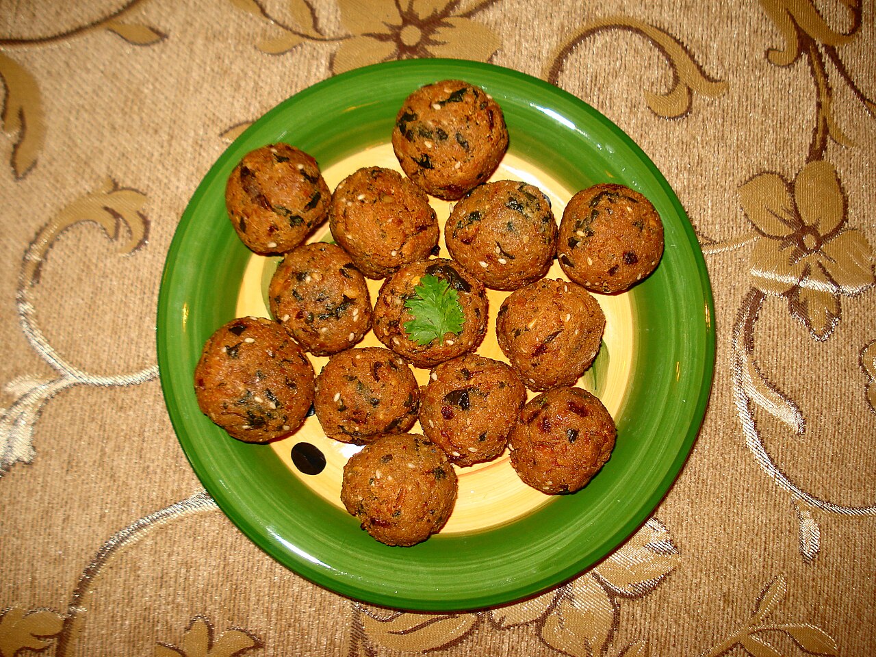 Falafel crocante — Fotografia real de referência