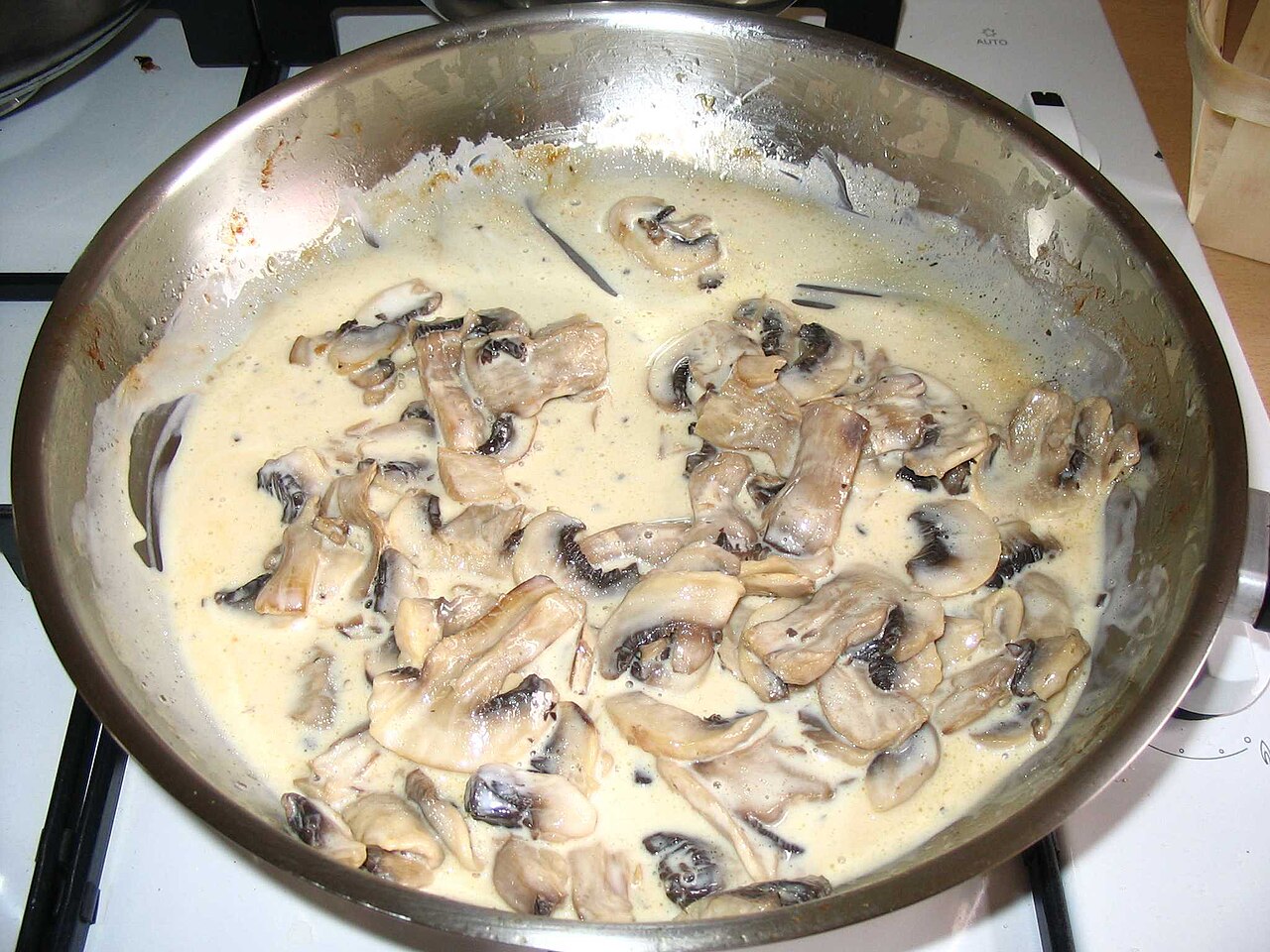 Salsa ai Funghi — Fotografia real de referência