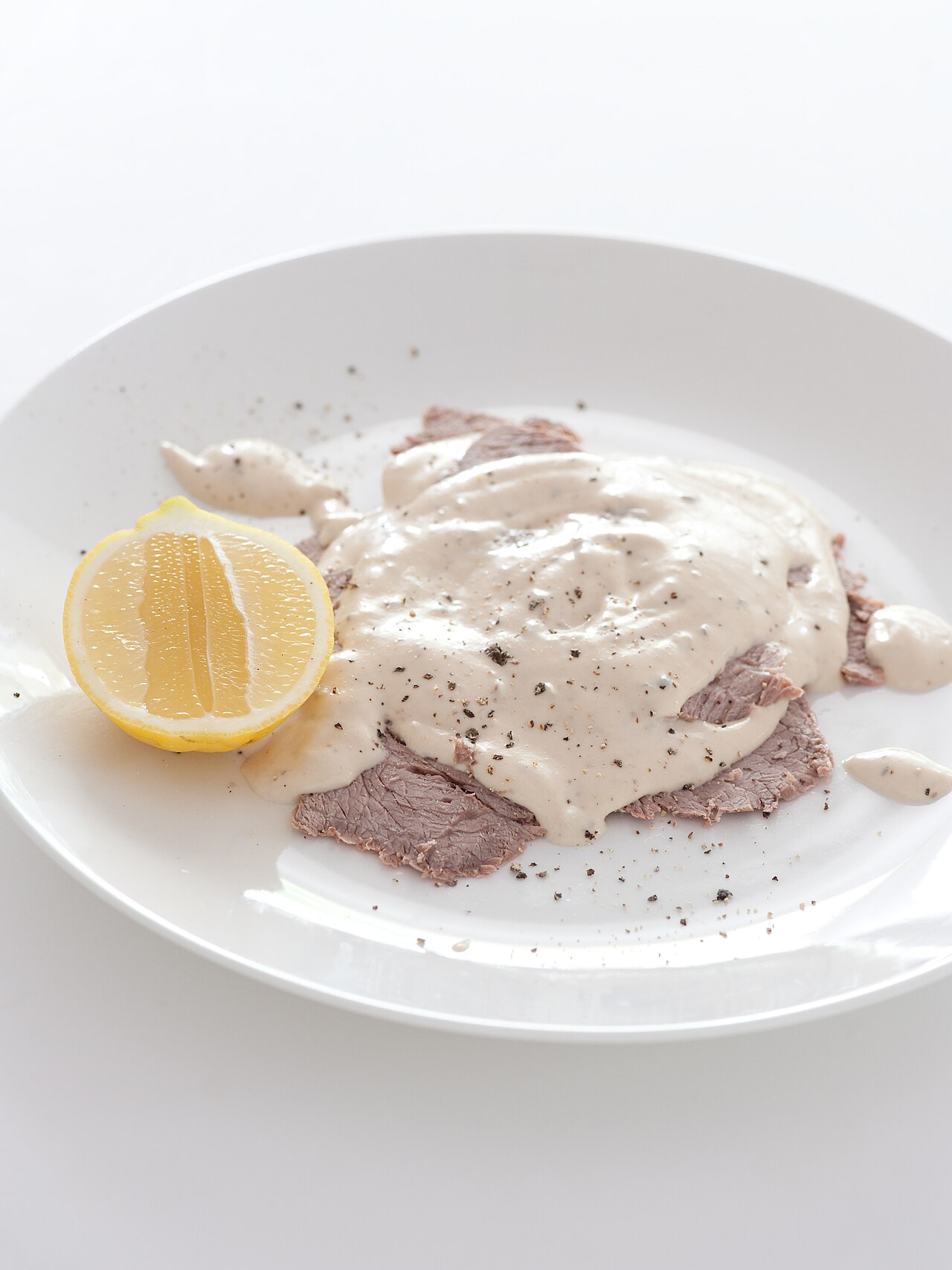 Vitello Tonnato — Fotografia real de referência